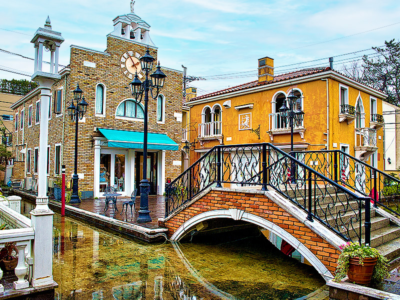 【自由が丘】憧れの“自由な街”はどうできた！？オシャレタウンを凹凸で解き明かせ～“丘”なのに谷の街！？闇市名残のレトロデパート、戦国古城、海軍将校の邸宅まで～