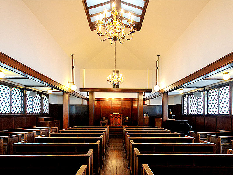 【高輪】一度は訪れたい東京2つの教会めぐり、美術家と祈りの聖堂を拝見～日本初のF.L.ライト式教会、最先端技術を駆使した鉄骨モダン聖堂まで～