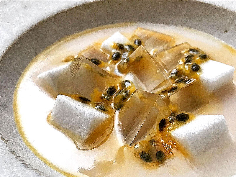 【みのり菓子】幻の菓子職人が贈る京町家茶会、宝石のようなスペシャルコース～桃のスープ、木苺の寒天寄せ、デラウェアの吉野羹…見たことない和菓子の新世界～