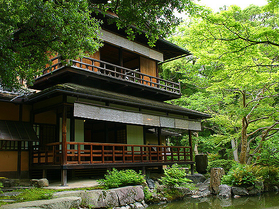 【公家町】山科家30代後嗣といく京都御苑、若様監修の閑院宮邸跡を特別案内～天皇や藤原氏たちが育んだ雅な公家文化、九条家拾翠亭から枇杷殿跡まで～