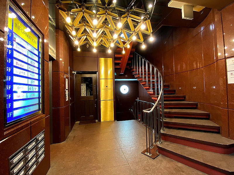 【銀座】日本一の高級クラブ街で「シブビル」巡り、60-70年代銀座の華をたどって～『東京人』元副編集長と、デラックスな社交ビル群から巨匠の名シブビルまで～