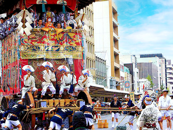 【見逃し配信】祇園祭直前スペシャル！山鉾連合会理事長の祇園祭ウラ話トーク～暗黒時代から完全復活の舞台裏まで、巨大な祭を支えるヒト・モノ・金～
