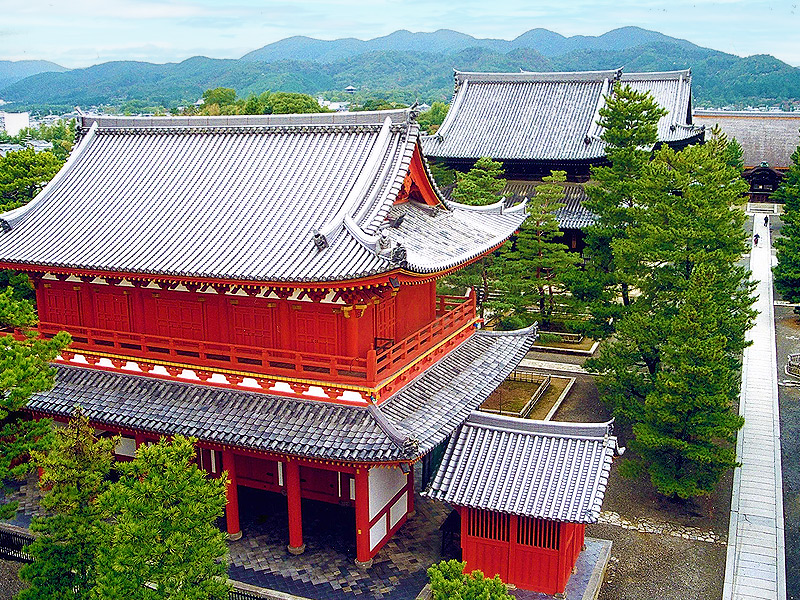 【妙心寺】非公開の玉鳳院、開山堂、仏殿へ！本山僧侶と日本最大の禅寺を特別拝観～ずらり重文、圧巻の七堂伽藍！戦国武将らが帰依した“西の御所”をいく～