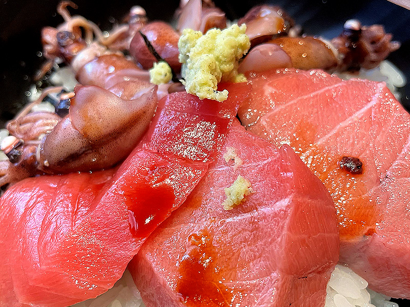 【築地グルメ】魚河岸コンシェルジュと「日本の台所」へ！市場グルメ堪能ツアー～築地に来たらこれを食え！絶品海鮮にレアつまみ、築地名物で乾杯を～