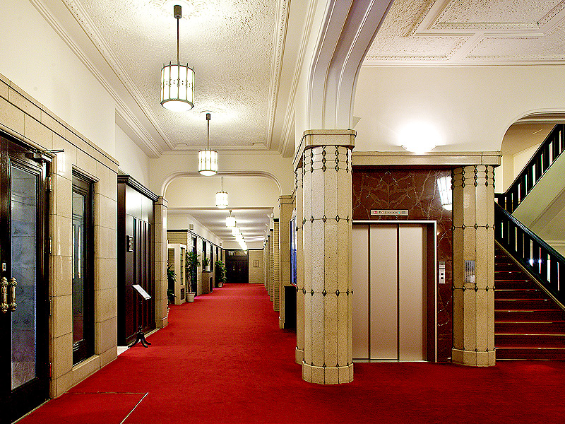 【クラブ限定】さよなら学士会館！甲斐みのりさんと、クラシックホテルで昼食を～日本最古の倶楽部建築へ！帝大卒業生たちの社交サロン、宴会場を借り切って～