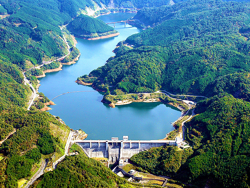 【木津川ダム群】国交省担当者と特別潜入バスツアー！一般立入禁止のダム内部へ～最新工事現場からダムカレーまで、淀川水系をドボク目線で解き明かせ～