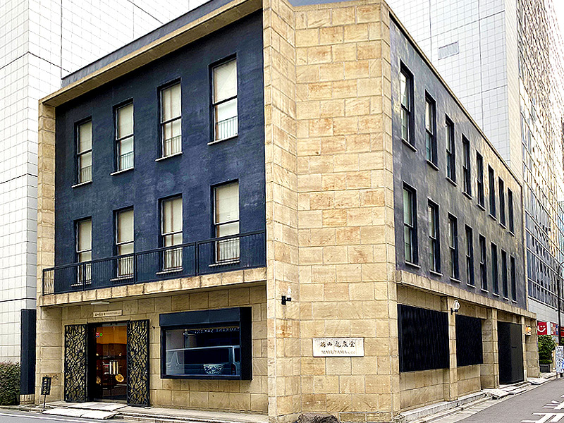 【日本橋】戦後モダン「シブビル」巡り、エレガントな都市建築を堪能せよ～『東京人』元副編集長と、老舗の古美術商ビルから村野藤吾の傑作まで～