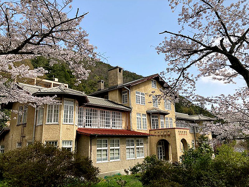 【近江八幡】ヴォーリズ記念病院旧本館＆非公開の旧佐藤久勝邸を特別案内～サナトリウム五葉館、礼拝堂、ヴォーリズ事務所の名デザイナー自邸まで～