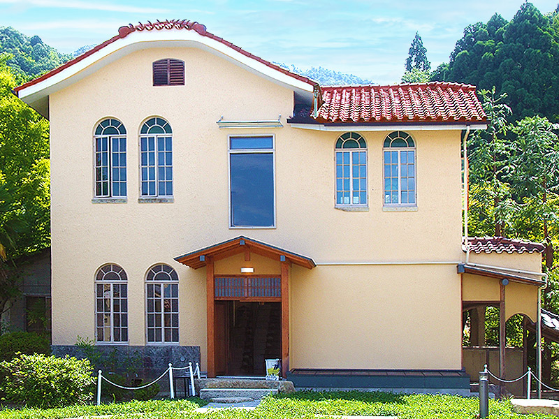 【鹿ヶ谷】ノートルダム女学院「和中庵」を特別拝見、通常非公開の大豪邸へ～シスターたちが過ごした旧修道院、可愛い洋館「ゴスペル」貸切ランチ付き～