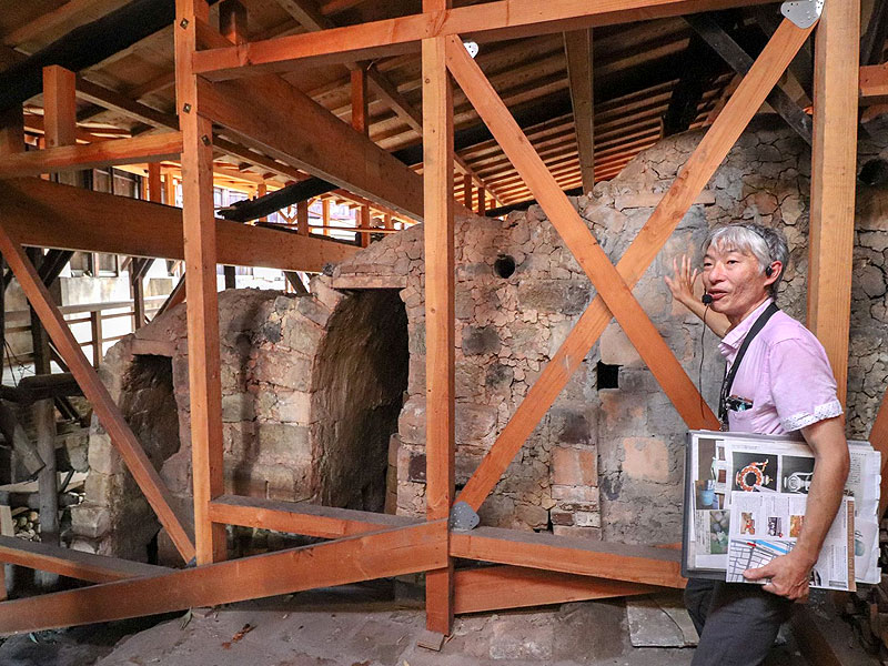 【五条坂】京都最大「藤平登り窯」特別探検！老舗陶器屋主人と清水焼のまちへ～路地奥の職人長屋から陶器神社、陶工たちが暮らす五条坂を巡る～