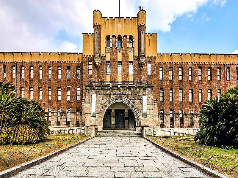 【大阪砲兵工廠】大阪城に残る軍事遺産！研究者と東洋一の巨大兵器工場跡へ～旧陸軍司令部、化学分析場、“アパッチ族”…軍都大阪の本拠地をいく～