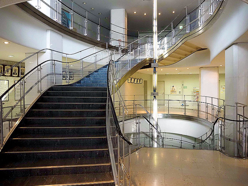 【中目黒】東京スリバチ学会と凸凹＆建築めぐり！巨匠・村野藤吾の傑作拝見～“芸能人の街”は川と谷のパラダイス！？目黒区役所から古刹祐天寺まで～