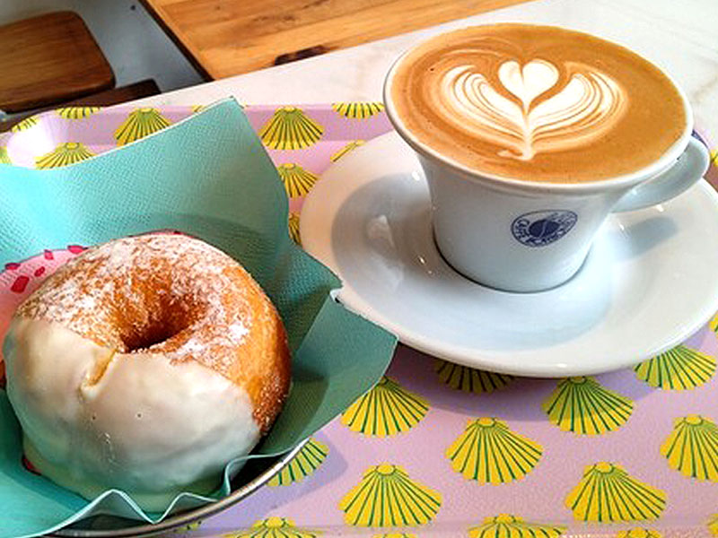 【珈琲・横浜編】コーヒーコレクターが厳選☆美食の港町・絶品珈琲屋めぐり～中華街のスペシャルティ、名物ドーナツ＆濃厚エスプレッソのペアリング～