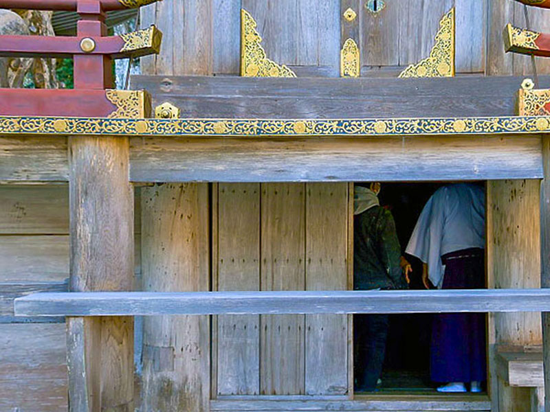 【日吉大社】非公開・神仏習合の隠れ部屋を特別参拝！考古学者と石積の宗教都市へ～石工集団“穴太衆”！？最高格式「滋賀院門跡」拝見、もう一つの延暦寺をいく～