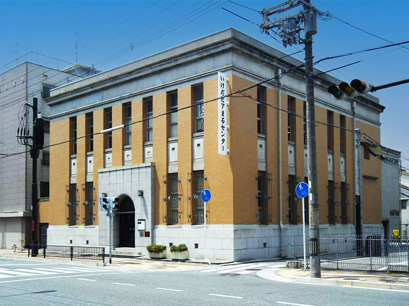 小林一三邸】建築探偵とモダン建築めぐり、名建築「雅俗山荘」で昼食を