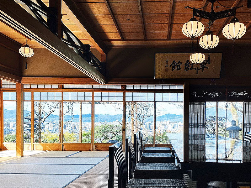 【京大和】幕末維新の舞台「翠紅館」広間貸切、7代目女将がもてなすスペシャルツアー～小五郎ら志士たちが集った山荘で京懐石、絶景茶室から大正モダン建築まで～