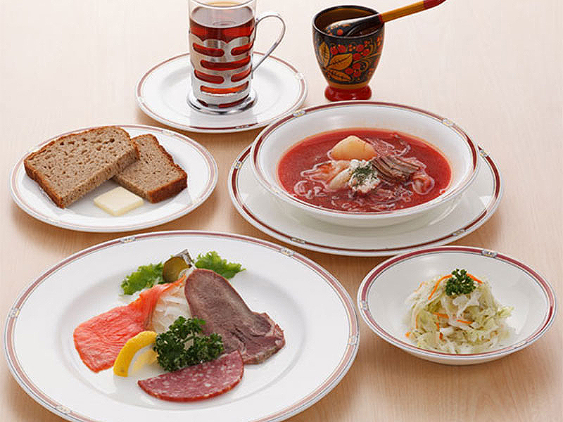 【サロン限定】梅林オフ会だョ、祇園の名店「キエフ」へ全員集合！凸凹サロン交流会～崖長いち推し老舗ロシア料理店へ、鴨川見下ろす屋上ビアガーデン～