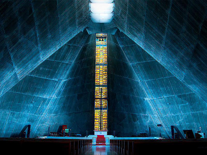 【目白】一度は訪れたい東京2つの教会めぐり、丹下健三の傑作カテドラルを拝見～世界的建築家の大聖堂、戦禍を乗り越えたロマネスク建築…美術家と祈りの聖堂へ～