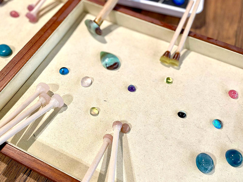 【御徒町】6代目会長と世界最大級ジュエリータウンへ！宝石の研磨体験つき～ずらり2000社、宝飾の街はどうできた！？宝石工房で職人技を間近で拝見～