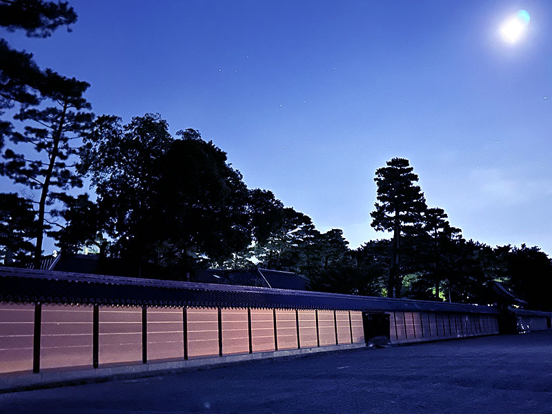 【秋の宮廷文化】山科家30代後嗣✕生き物博士と、梨木神社を特別参拝＆秋虫を聴く夜会～山科家伝来の品々拝見、能舞台を特別見学、宮中が育んだ雅な公家文化に興ずる～