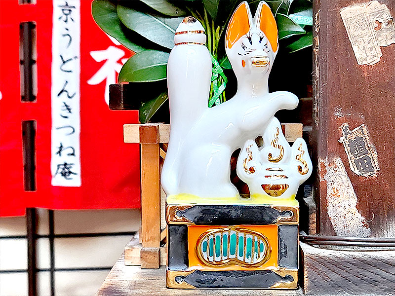 【銀座】銀座はミニ稲荷の密集地帯！？路地裏からビル屋上まで、9社巡礼ブラ稲荷～商いの街の小さな守り神、幸稲荷から歌舞伎座稲荷まで、ディープな銀座裏巡り～