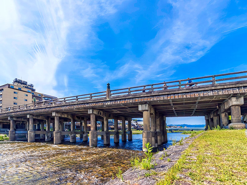 【鴨川】京の「名橋」大解剖！橋のスペシャリストと、鴨川をドボクで解き明かせ～秀吉の“凱旋橋”三条大橋、四条大橋ルネサンスの痕跡、国道1号五条大橋まで～