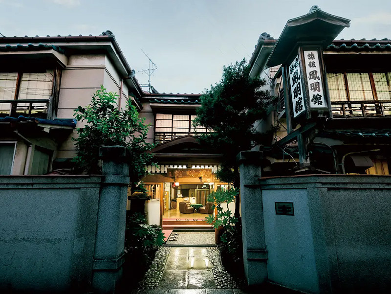 【クラブ限定】鳳明館女将がご案内、築120年明治下宿の面影を残す貴重な旅館建築へ