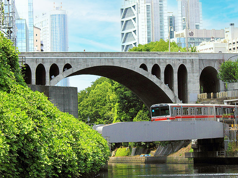 【秋葉原】設計者と東京ドボクツーリズム！“東洋一の大陸橋”からお茶の水橋へ～アクロバティック設計美学！鉄路争奪戦の密集地、都心の近代化遺産を追う～