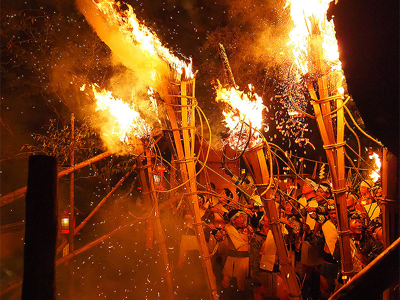 【鞍馬の火祭】最高難度「京都三大奇祭」特等席へ！一夜限り“炎の饗宴”に熱狂せよ～巨大松明練り歩き、チョッペンの儀、山里の神輿渡御…幻想の祭り完全版～