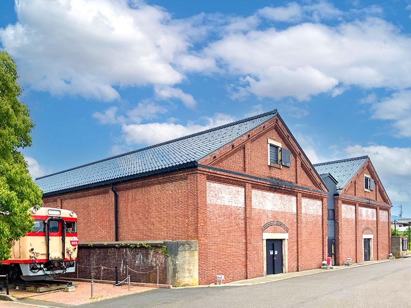 【敦賀】日本と欧州を結ぶ明治の港町へ！海を越えた鉄道、幻の近代化遺産群を追う～日本最古の駅舎建築、明治天皇の迎賓館、赤レンガ倉庫から眼鏡橋まで～
