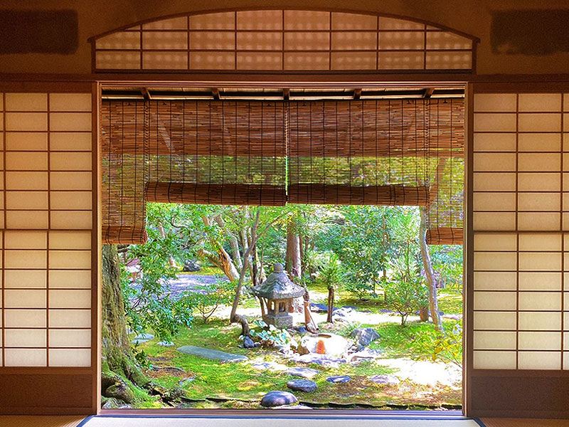 【高台寺ひらまつ】数寄屋の名邸「十牛庵」＆七代目植治の傑作庭園を特別拝見ツアー～粋を尽くした静寂の別世界、絶景ダイニング貸切でフレンチフルコースをいただく～