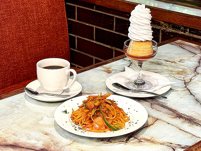 【喫茶トロント】甲斐みのり＆難波里奈が贈る、純喫茶の名店貸切案内＆特別ランチ会～昭和の大スターが愛した老舗の名店、絶品ナポリタンと東京で1番もりもりプリン～