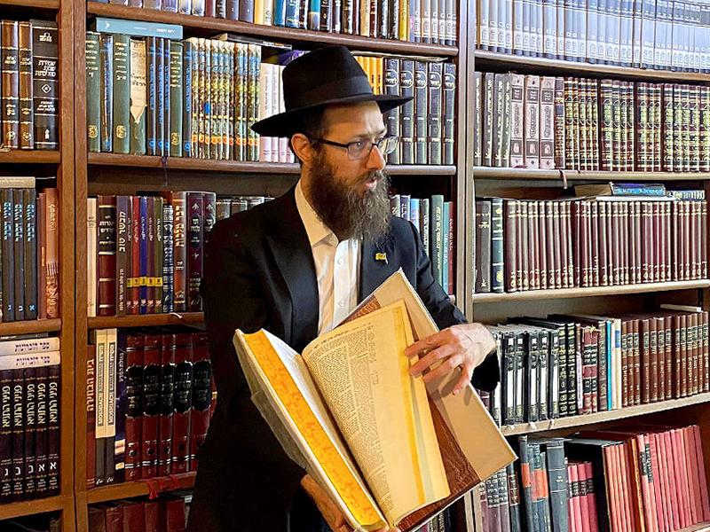 【ユダヤ教会堂】京都唯一のシナゴーグへ！ラビが案内、光の祭典ハヌカを体験～祭礼・祭具を特別に拝見、ユダヤ三千年の信仰、祝宴の伝統菓子をいただく～