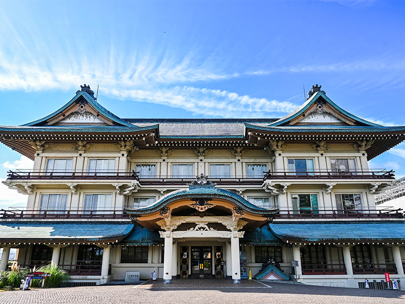 【琵琶湖】昭和モダンの湖都をいく！日本最大の外輪船クルーズ＆旧琵琶湖ホテルで昼食を～幻の都、日本三大名橋、路面電車からレトロケーブル駅舎…湖国の車窓ぶらり旅～