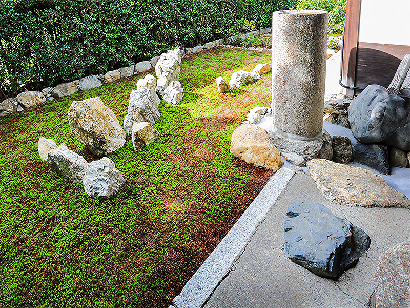 重森三玲】“永遠のモダン”枯山水めぐり、重森千靑さんと非公開庭園を