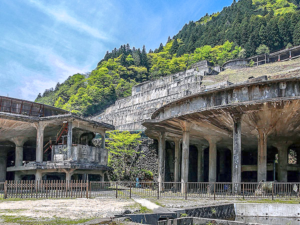 【鉱石の道】日本屈指の鉱山王国！産業遺産探検家といくスペシャルバスツアー～東洋一の“不夜城”、非公開の迎賓館＆鉱山住宅を拝見、生野・明延・神子畑へ～