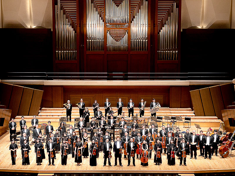 【新日本フィル】日本を代表するトップ楽団、バックステージツアー！音楽ライターがご案内～閉幕後、舞台上で奏者とご対面！圧巻のコンサート鑑賞、楽しみ方レクチャー付き～
