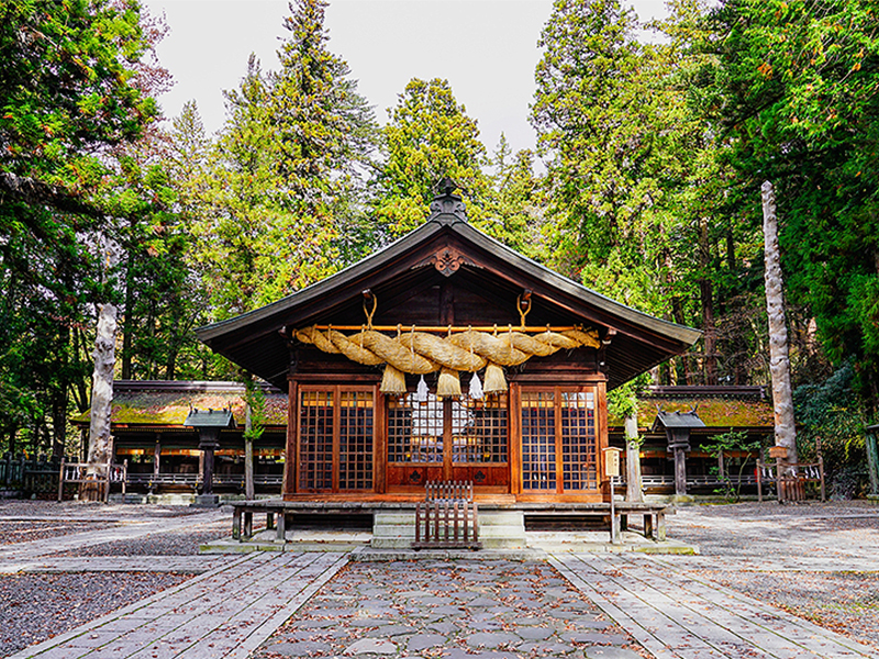 諏訪】古代“独立王国”諏訪へ！怪談史研究家と、諏訪大社四社詣り貸切