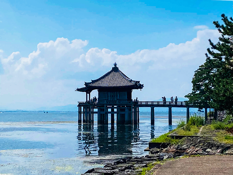 【堅田】考古学研究家といく湖族の集落、琵琶湖を望む庭園・邸宅・浮御堂を拝見～要塞化した寺院、無数の舟入り、天然図画亭…湖を支配した水運都市へ～