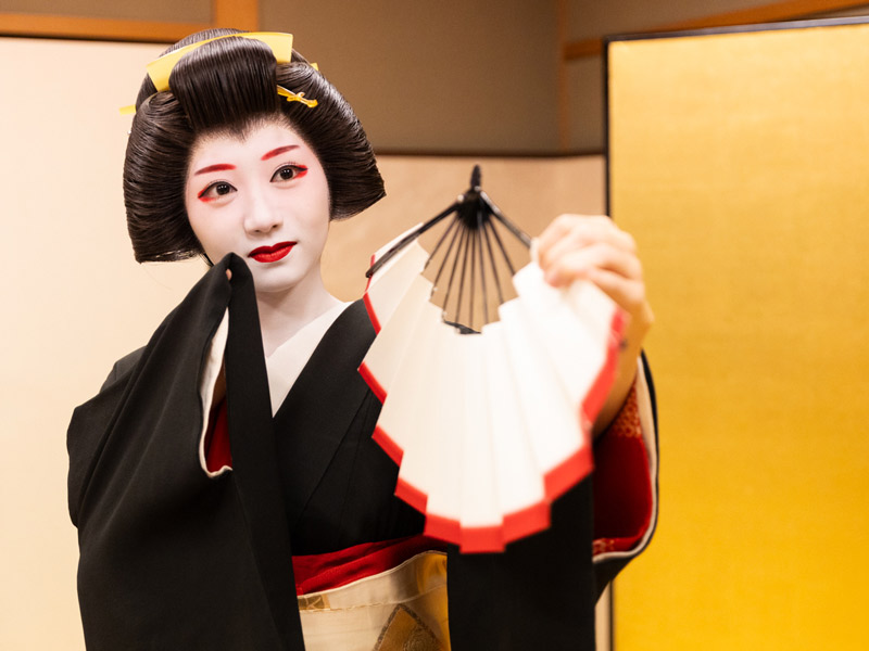 【お茶屋たに川】芸妓さんとお座敷遊び入門、“一見さんお断り”の世界へ～南地唯一お茶屋当主がご案内、名門「はり重」特別会席付き～